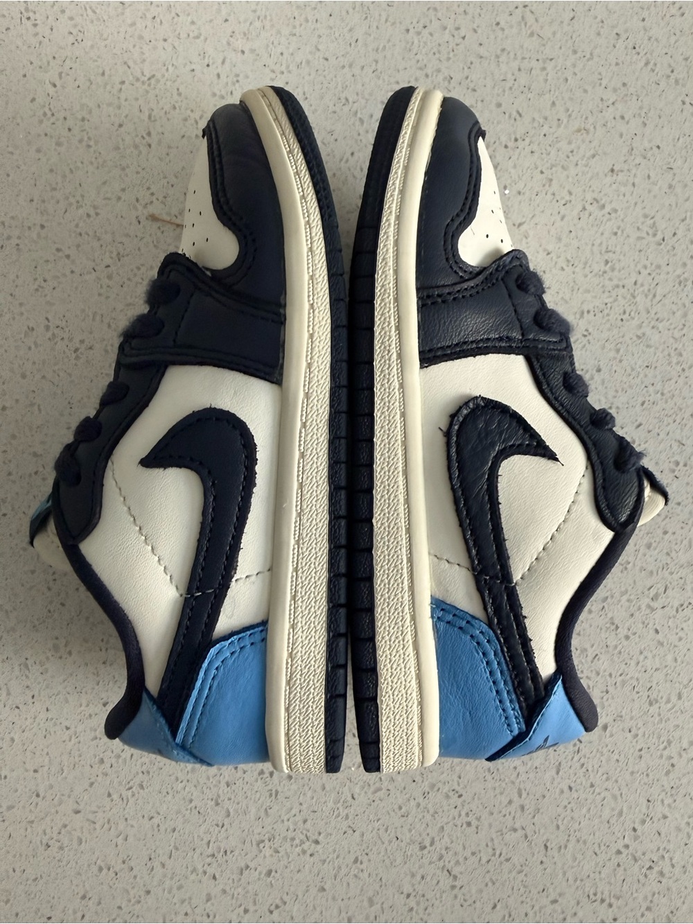 Nike Jordan 1 Retro Low Toddler Kids' Low-Top Sneakers in Navy and Light Blue - Picture 4 of 8